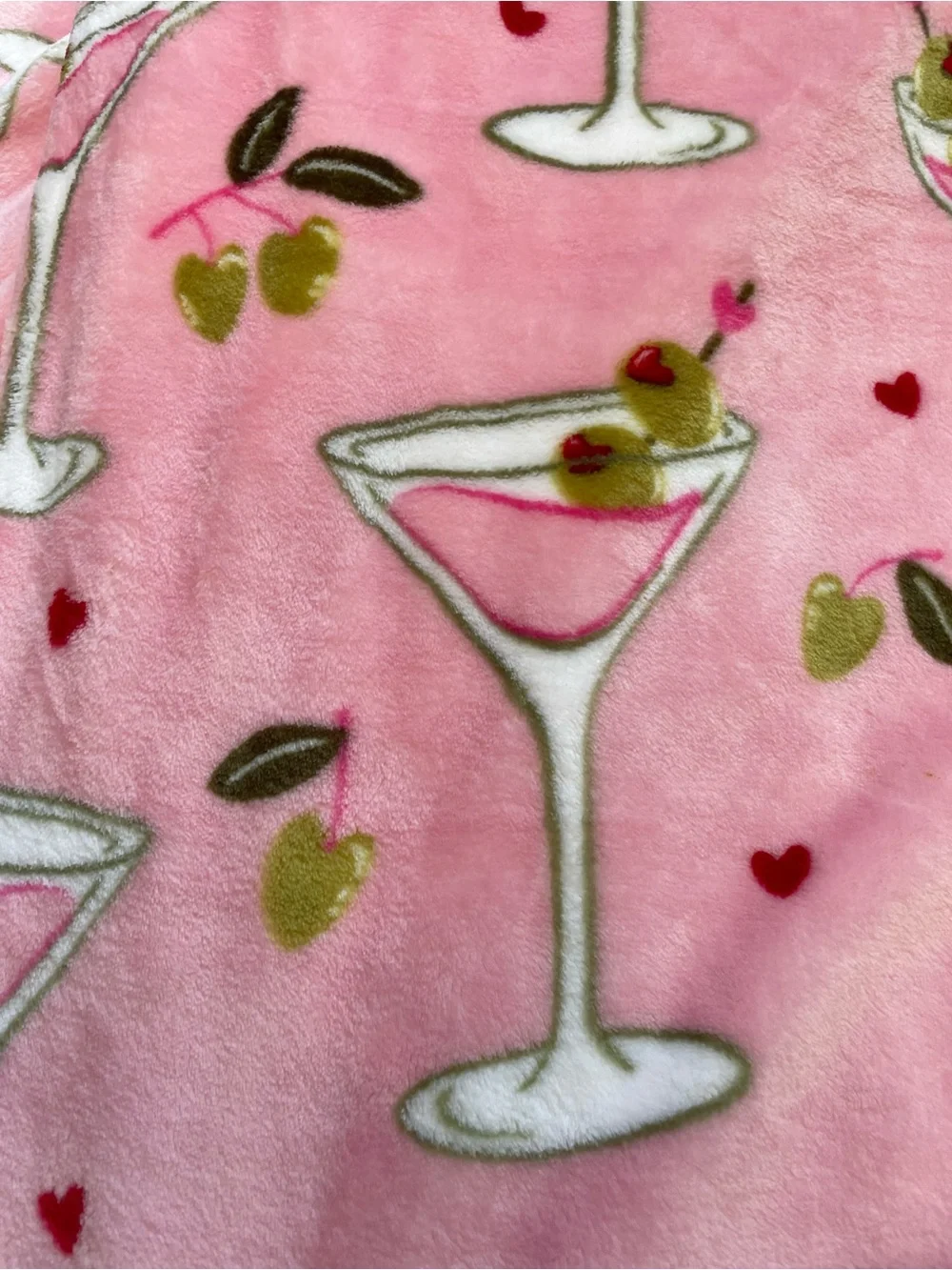 NWT Pink Martini And Olive Heart Patterned Oversized Velvet Plush Blanket